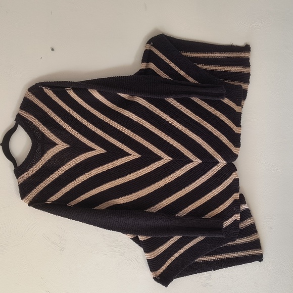 Sweater - Picture 3 of 5